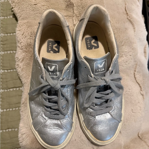 Veja Silver Leather Sneakers shoes - Picture 6 of 6